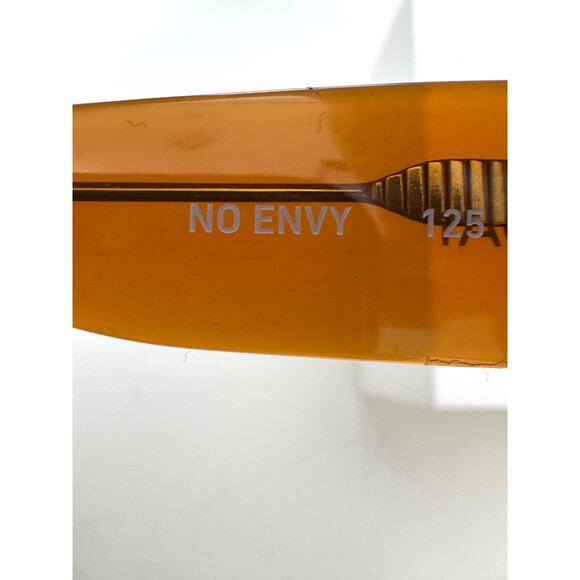 QUAY, NO ENVY, NWOT’s Caramel Rectangular Sunglasses - Picture 6 of 9